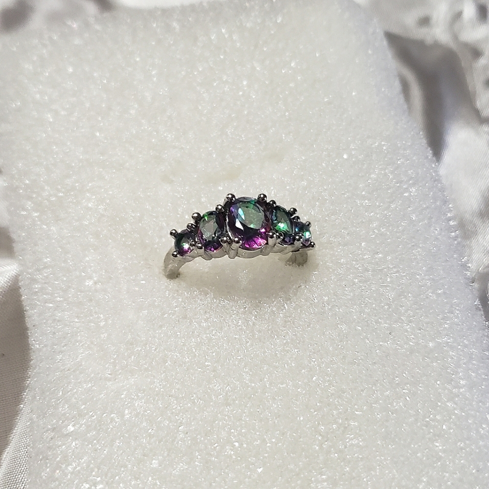 Alexandrite 925 ring size 7 1/2. Brand new.